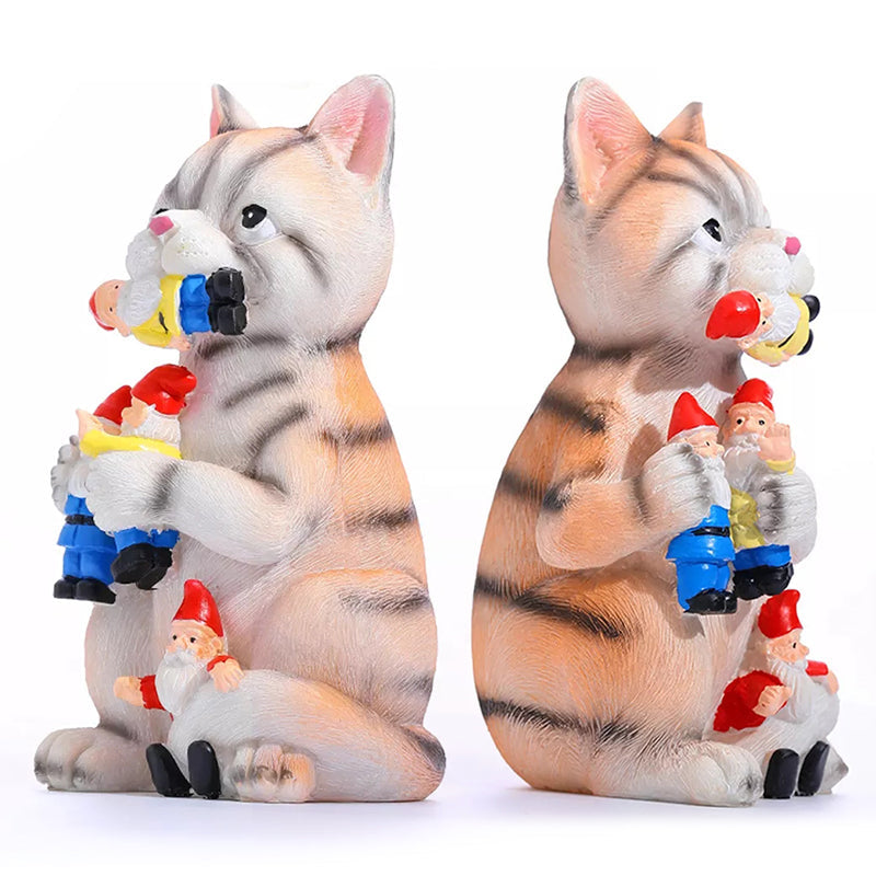 Katze frisst Zwerg Ornament