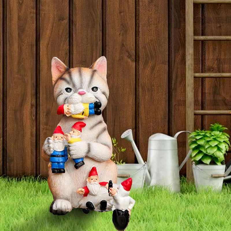 Katze frisst Zwerg Ornament