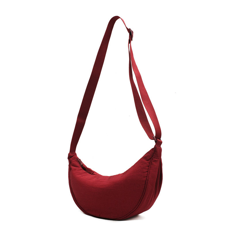 – Organisieren und stilvoll tragen mit dieser Half Moon Crossbody Tasche