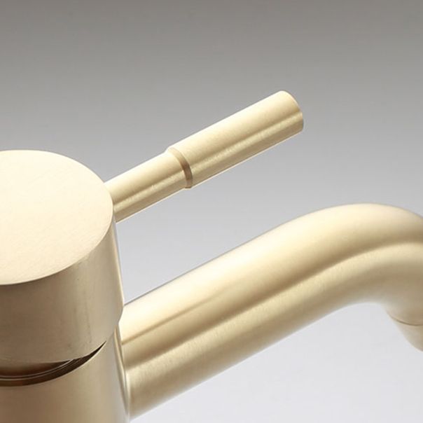 Sandsberg | Deck Mounted Roman Tub Faucet Low Arc Tub Faucet Set in Gold