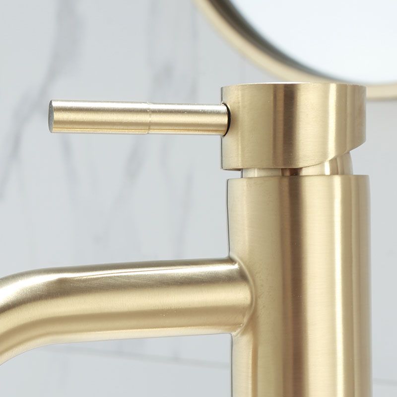 Sandsberg | Deck Mounted Roman Tub Faucet Low Arc Tub Faucet Set in Gold