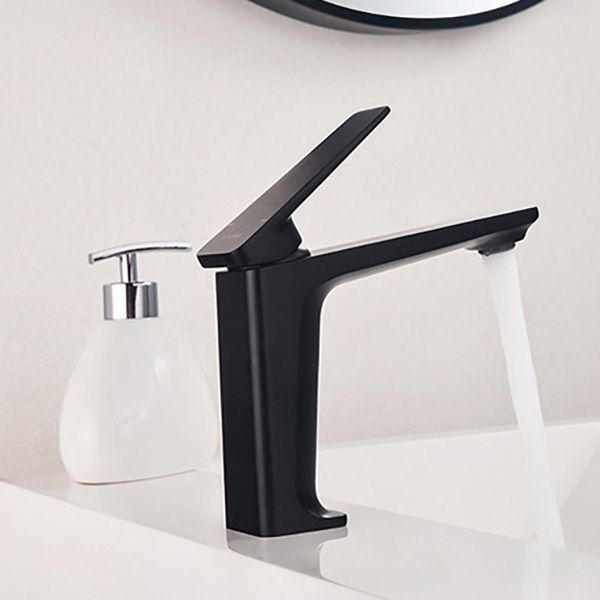 Sandsberg | Glam Copper Vessel Faucet Lever Handles Niedriger Bogen Vessel Faucet für Badezimmer
