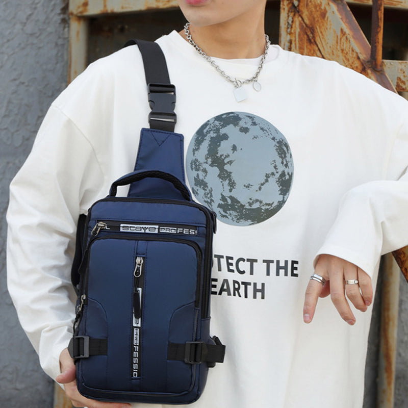 Vielseitig einsetzbare Brusttasche mit Ladeanschluss