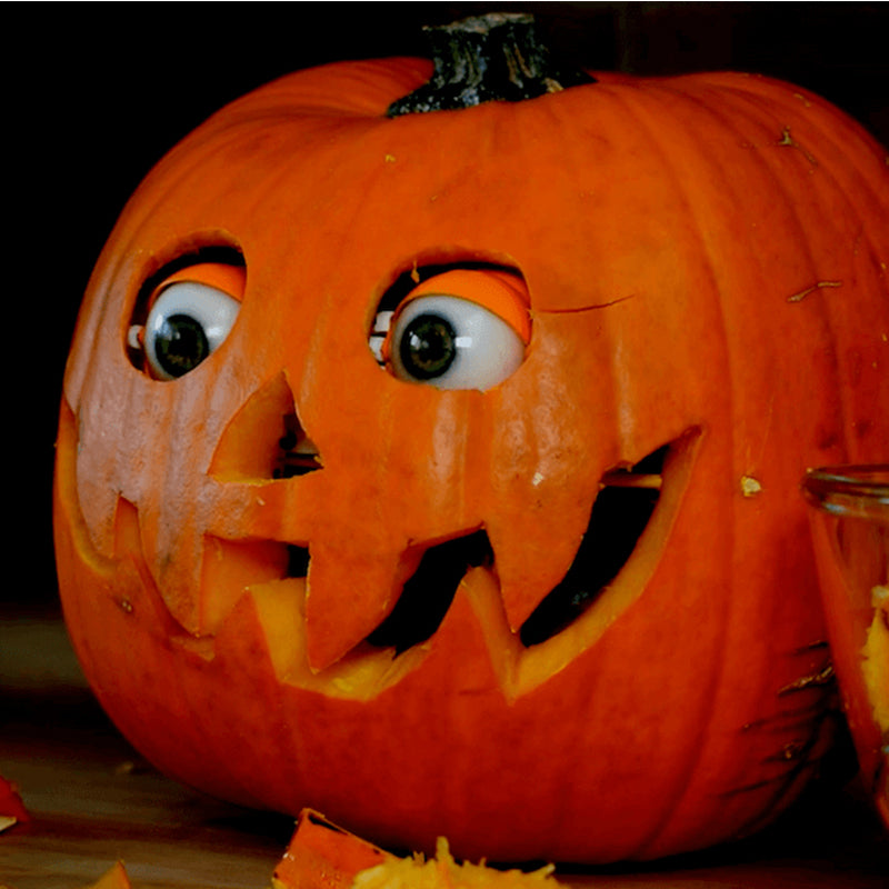 Halloween gruselig vieläugiger Kürbis