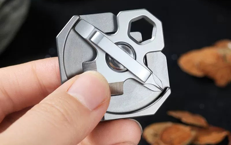 Sandsberg | Titan EDC Multi-Tool - Schraubendreher, Schlüssel, Cooler Anhänger