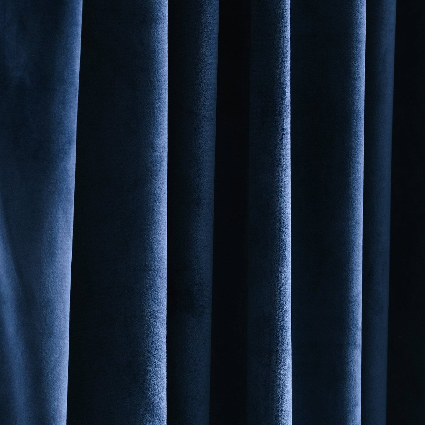 Prima Velvet Solid Back Tab Rod Pocket Lichtfilterndes Fenster Vorhangpaneel Set