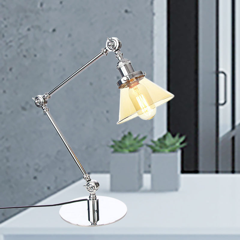 Industrieller Stil konische Tischlampe Amber/Klares Glas und Metall 1 Licht Schlafzimmer Tischlampe mit verstellbarem Arm in Schwarz/Messing