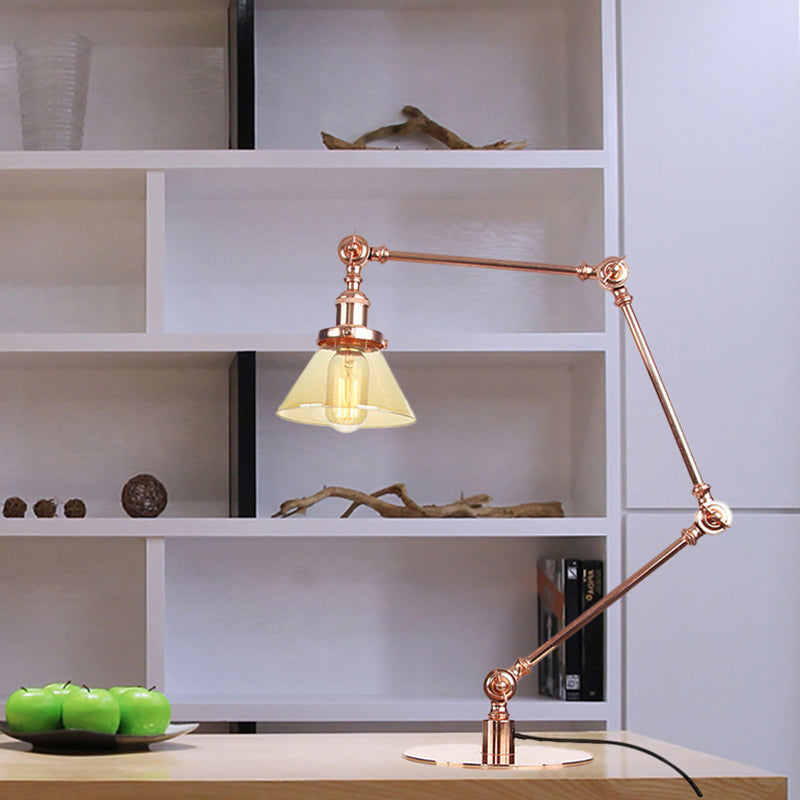 Industrieller Stil konische Tischlampe Amber/Klares Glas und Metall 1 Licht Schlafzimmer Tischlampe mit verstellbarem Arm in Schwarz/Messing