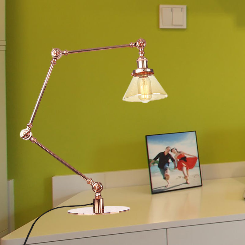 Industrieller Stil konische Tischlampe Amber/Klares Glas und Metall 1 Licht Schlafzimmer Tischlampe mit verstellbarem Arm in Schwarz/Messing