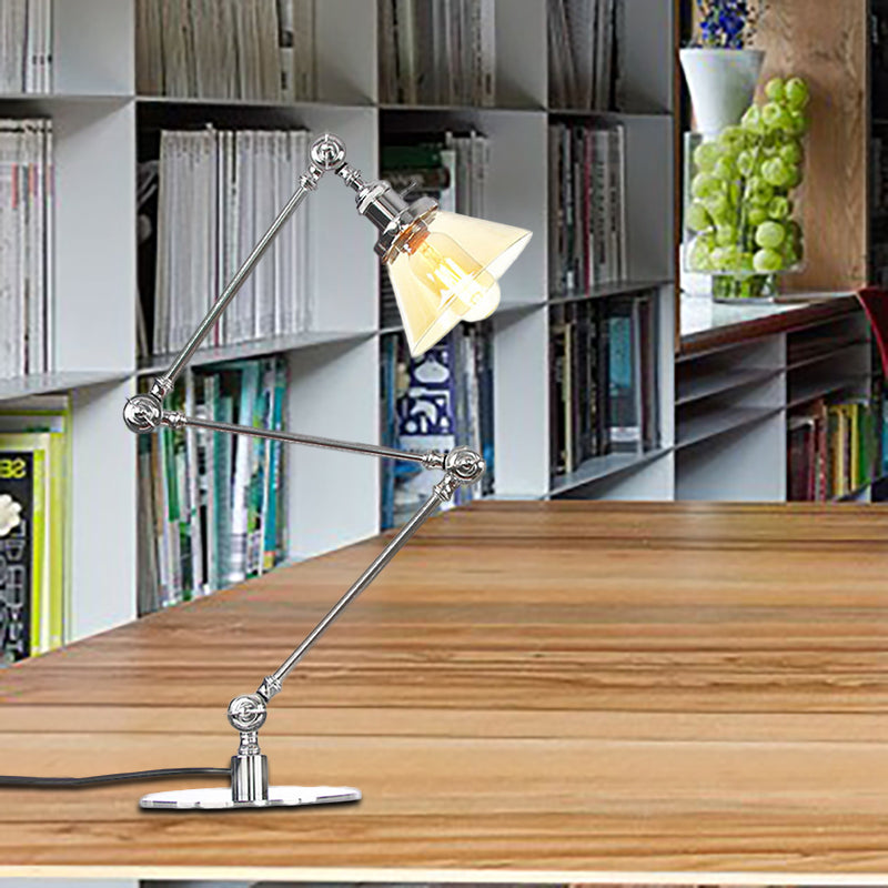 Industrieller Stil konische Tischlampe Amber/Klares Glas und Metall 1 Licht Schlafzimmer Tischlampe mit verstellbarem Arm in Schwarz/Messing