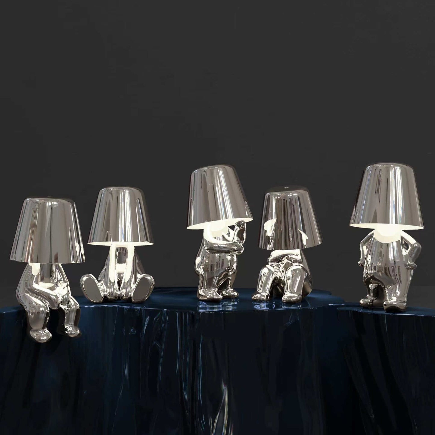 Denker Kleine Gold Statue Schreibtischlampe USB Lade Dekorative Tischlampe Touch Atmosphäre