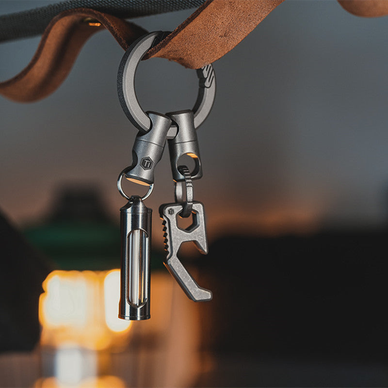 Sandsberg | Titanlegierung Universeller Rotierender Schlüsselanhänger (2er-Pack)