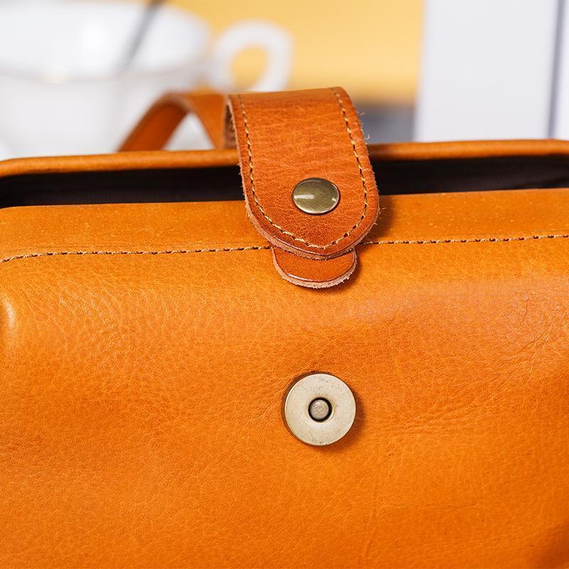 Handgemachte Retro-Tasche aus Leder