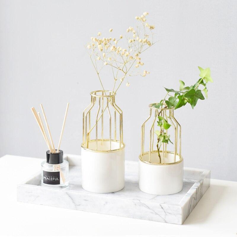 Sandsberg Eisen-Keramik Design Vase | Modernes Gittermuster | Elegante Dekoration | Für Wohnzimmer & Büro