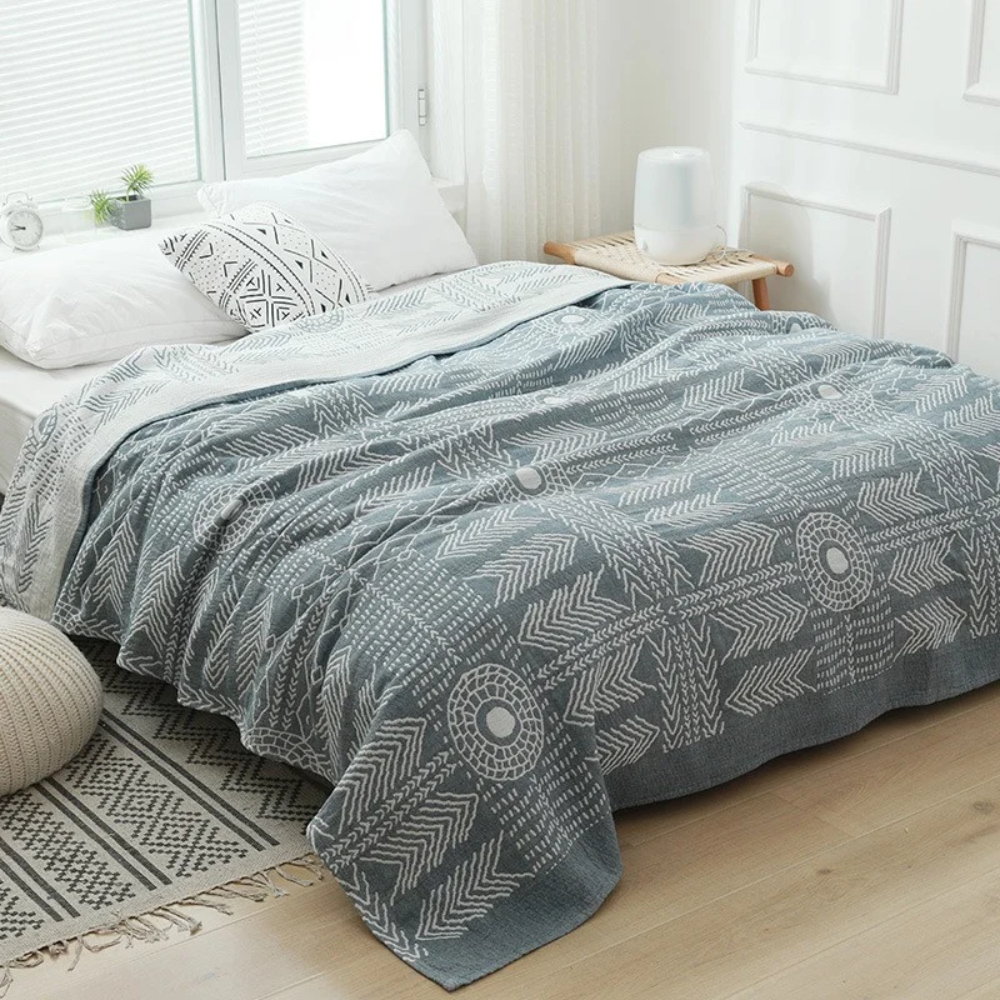 Atmungsaktive Decke mit böhmischem Blumenmuster