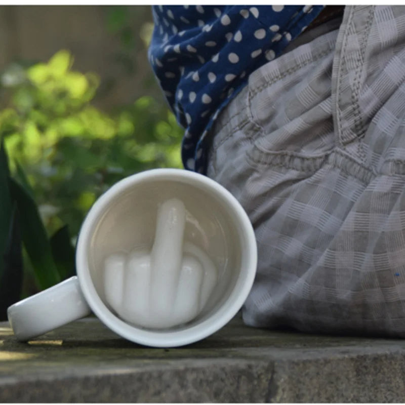 Sandsberg Mittelfinger Keramikbecher | Lustige Geschenkidee | Hochwertige Tasse | Büro & Zuhause