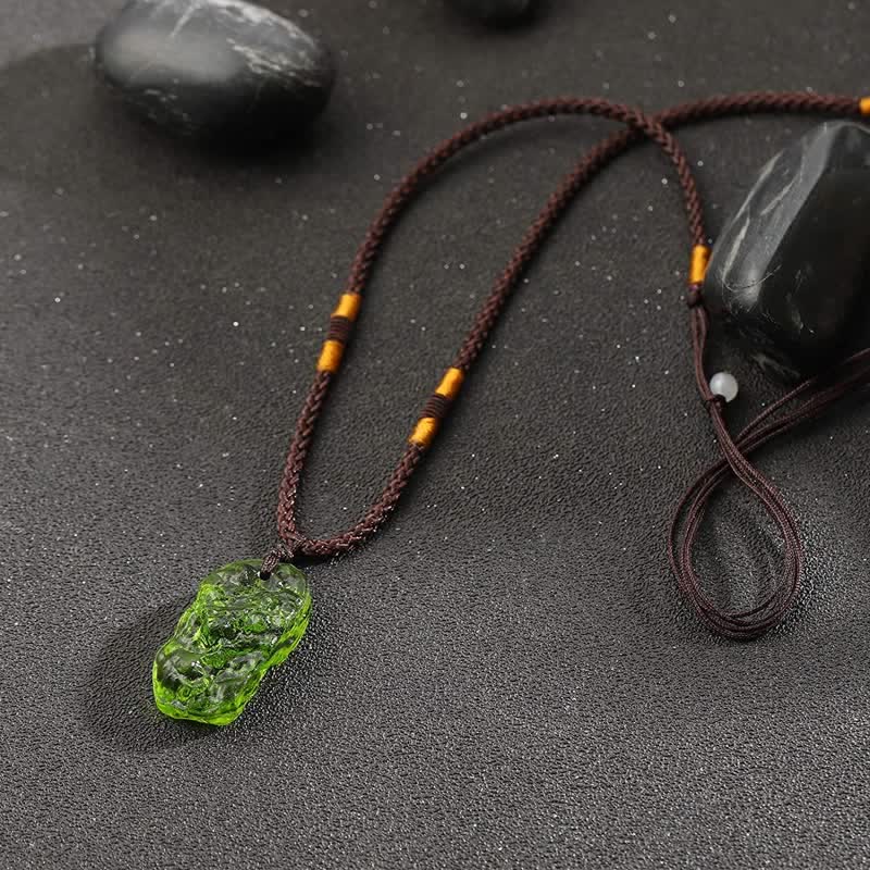 Alina's bezaubernde grüne Moldavit Anhänger Necklace zur Reinigung