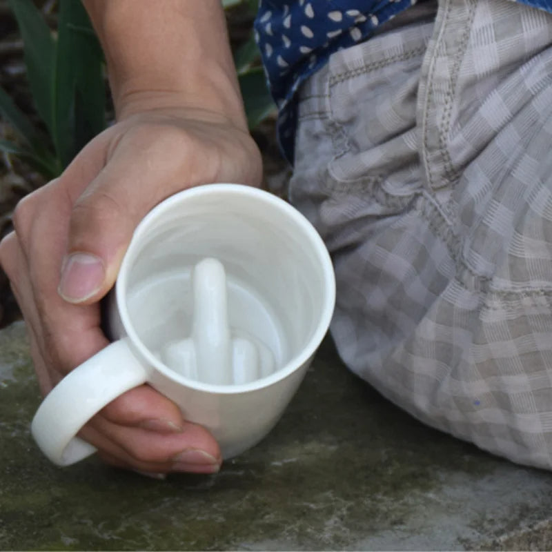 Sandsberg Mittelfinger Keramikbecher | Lustige Geschenkidee | Hochwertige Tasse | Büro & Zuhause