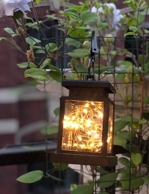 Sandsberg | Solar LED Laterne mit Lichterdraht und Aufhängeclip – Wasserdichte Gartenbeleuchtung für Terrasse und Balkon