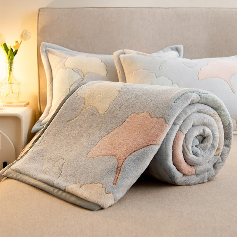 Flanell-Überwurfdecke mit Ginkgo-Print