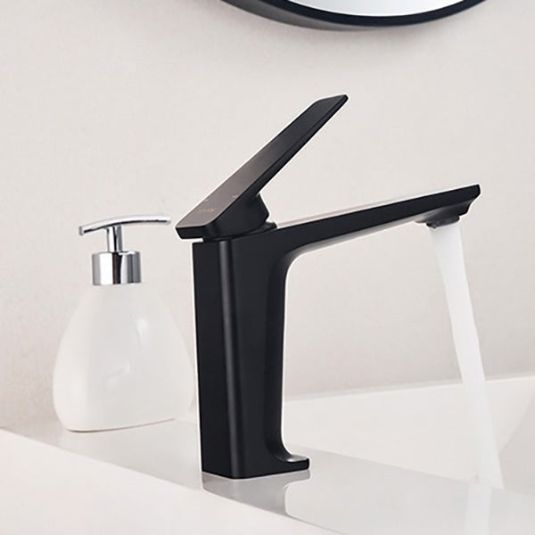 Sandsberg | Glam Copper Vessel Faucet Lever Handles Niedriger Bogen Vessel Faucet für Badezimmer