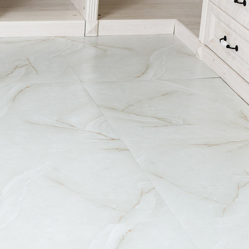 Sandsberg | Quadratische Peel & Stick Vinylboden Holzoptik PVC-Boden für das Wohnzimmer
