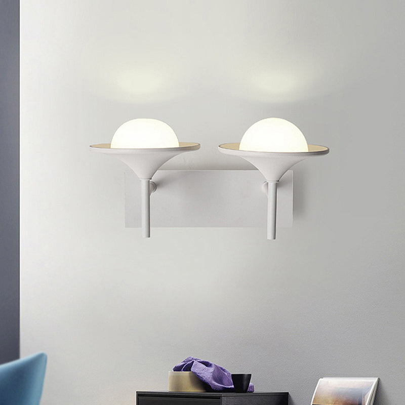 Sandsberg | Metallisches Ausladendes Wandlicht Modernismus 2 Lichter LED Wandleuchte Lampe in Weiß für Nachttisch