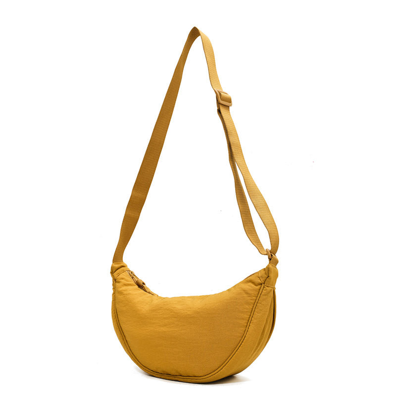 – Organisieren und stilvoll tragen mit dieser Half Moon Crossbody Tasche