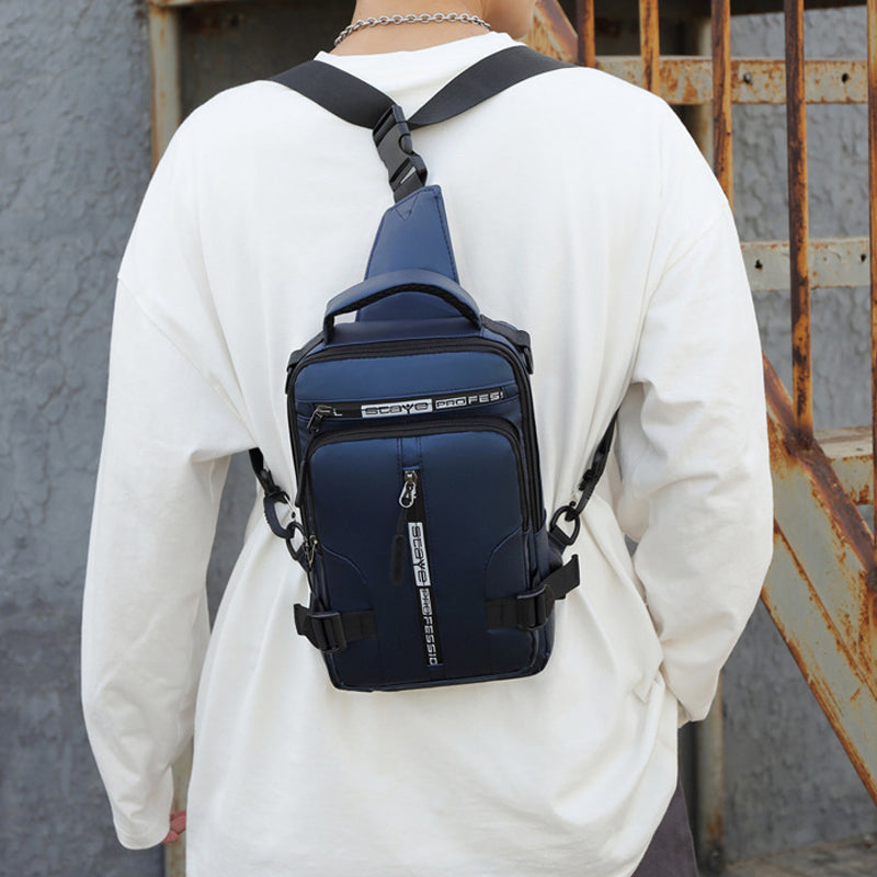 Vielseitig einsetzbare Brusttasche mit Ladeanschluss