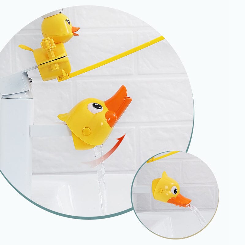 Süße kleine gelbe Ente und Hahnverlängerung