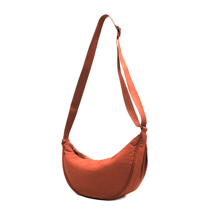 – Organisieren und stilvoll tragen mit dieser Half Moon Crossbody Tasche