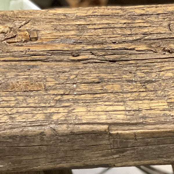 Authentischer FOUND Holz Hocker Riser