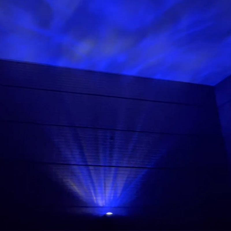 Zeitgenössische industrielle dynamische rotierende Aurora Aluminium LED Solar Wandleuchte Spotlicht für den Garten
