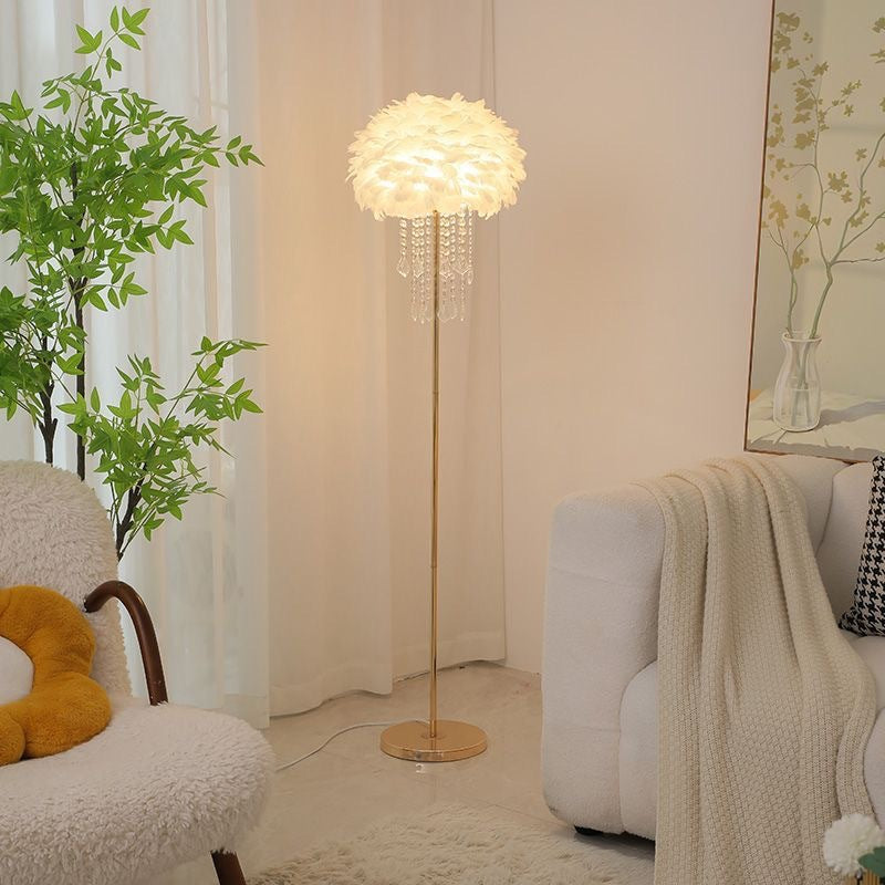 Zeitgenössische nordische Eisenfeder Kristall oval 1-Licht Stehlampe für das Wohnzimmer