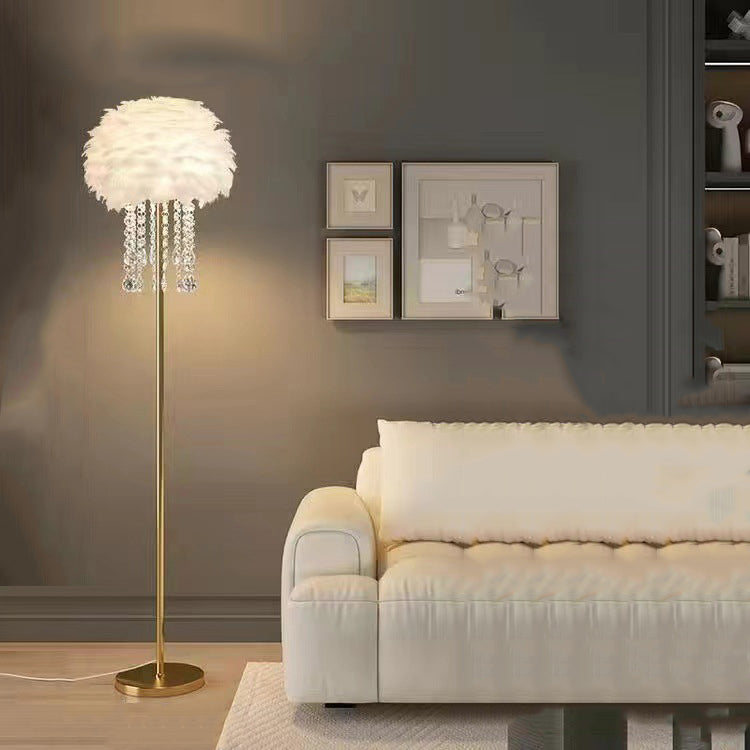 Zeitgenössische nordische Eisenfeder Kristall oval 1-Licht Stehlampe für das Wohnzimmer