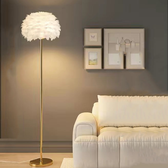 Zeitgenössische nordische Eisenfeder Kristall oval 1-Licht Stehlampe für das Wohnzimmer