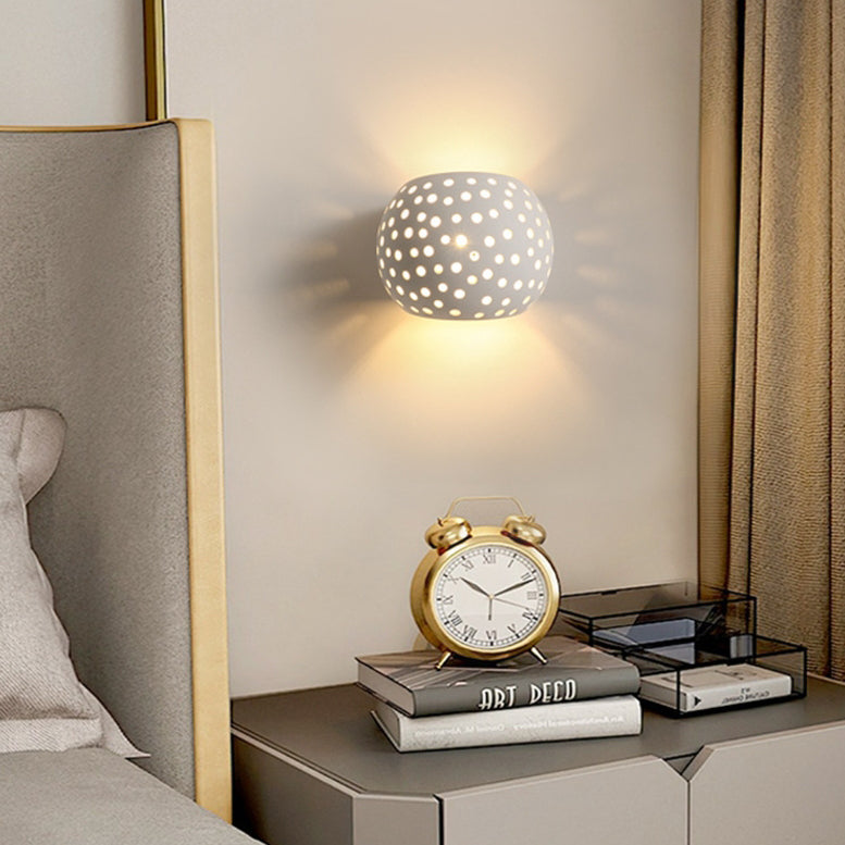 Zeitgenössische kreative Gipskugel hohl 1-Licht Wand sconce Lampe für Nachttisch