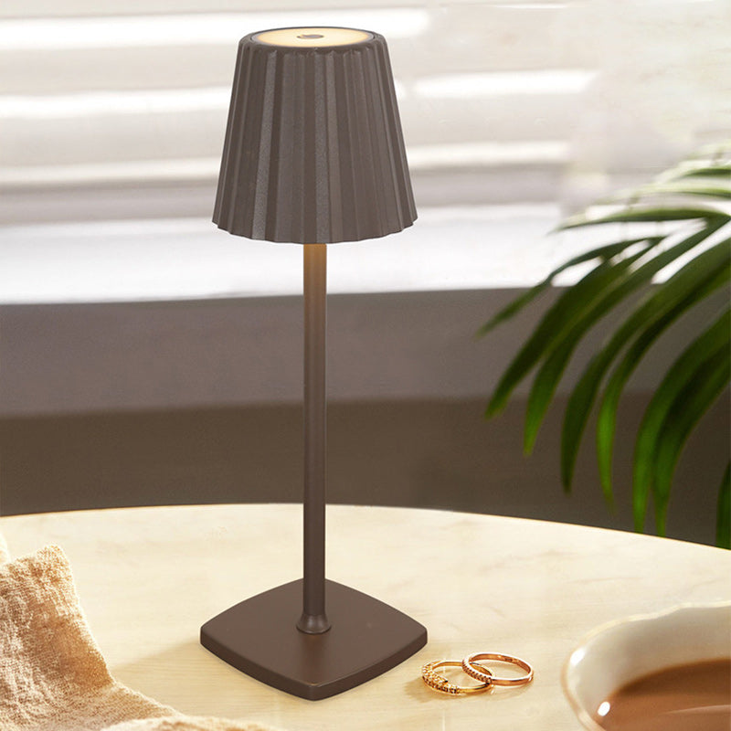 Zeitgenössische skandinavische wiederaufladbare Eisen Acryl Falten Zylinder LED Tischlampe Nachtlicht für Schlafzimmer