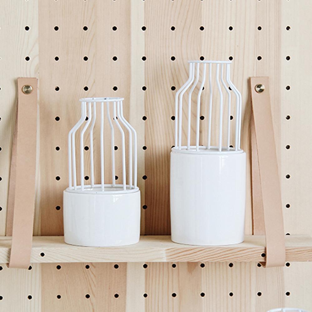 Sandsberg Eisen-Keramik Design Vase | Modernes Gittermuster | Elegante Dekoration | Für Wohnzimmer & Büro