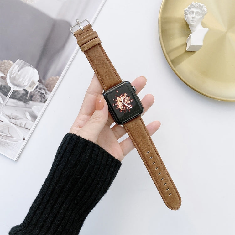 Sandsberg | Crazy Horse Textur + Flachtextil-Leder-Uhrenarmband für Apple Watch Ultra 49mm & Watch Ultra 2 49mm / Series 9 & 8 & 7 45mm / SE 3 & SE 2 & 6 & SE & 5 & 4 44mm / 3 & 2 & 1 42mm (Dunkelbraun)