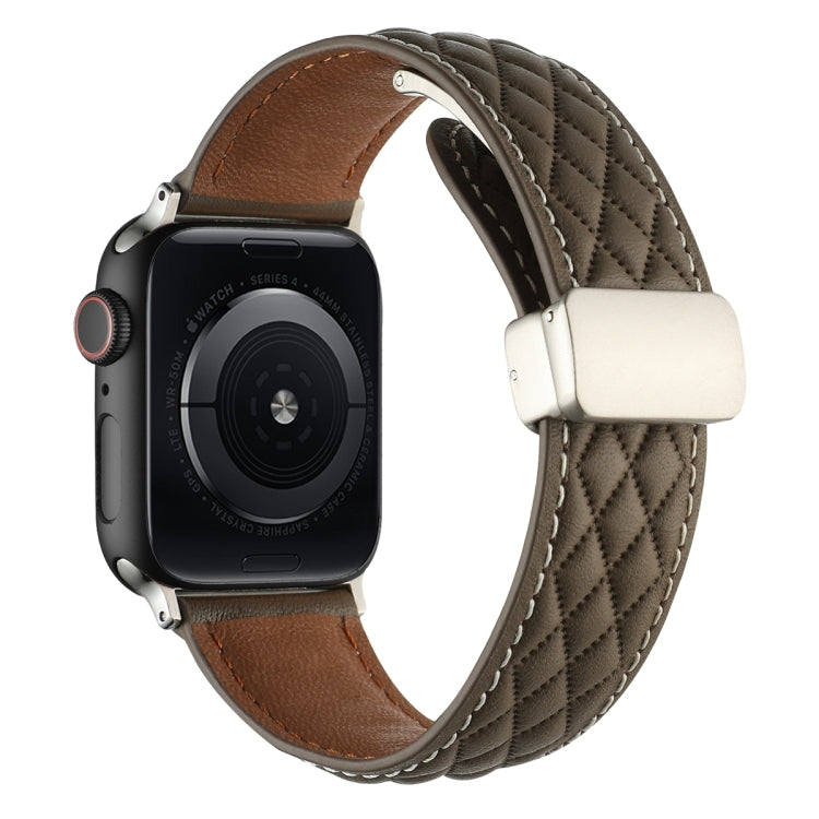 Sandsberg | Für Apple Watch Series 8 45mm Rhombus Muster Magnetische Faltverschluss Leder Armband (Braun)