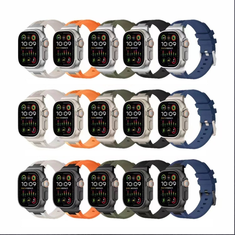 Sandsberg | Für Apple Watch Series 8 45 mm Loners Flüssigsilikon-Uhrenarmband (Schwarz Orange)