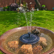 Sandsberg Fount™ Solarbetriebener Springbrunnen