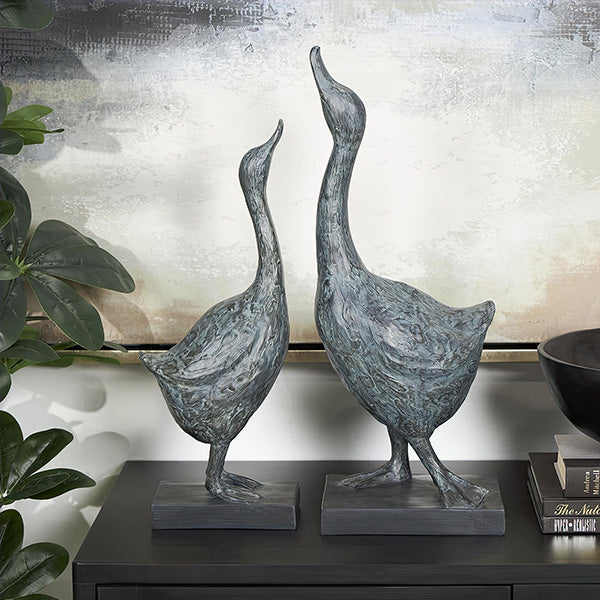 Distressed Gans Skulptur, Set von Zwei