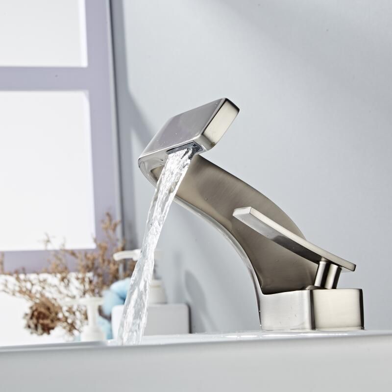 Sandsberg | Gebogener Wasserhahn im modernen Design