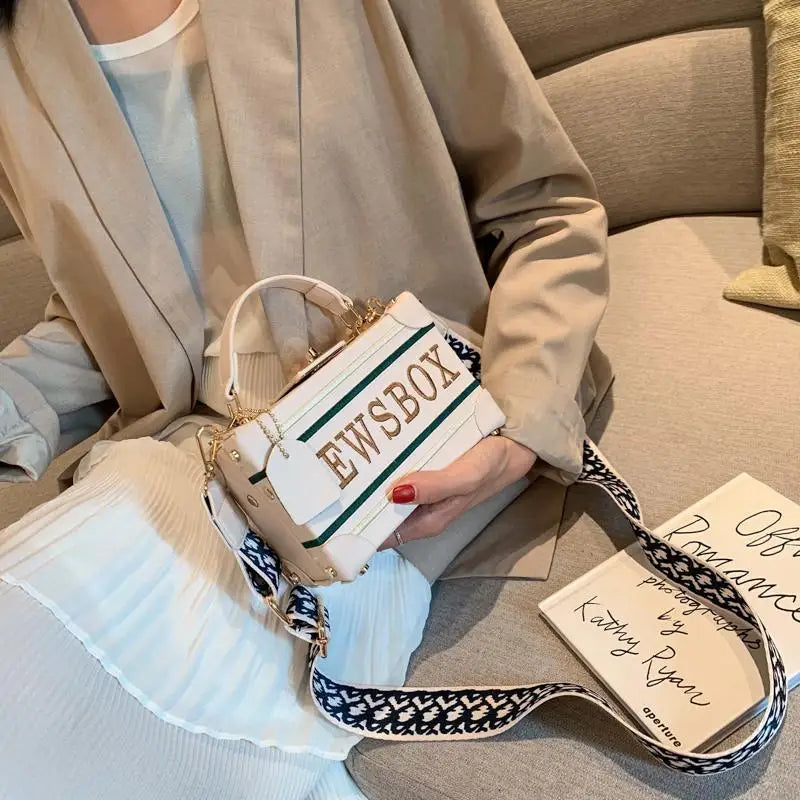 Retro Radio Box Stil Pu Leder Damen Handtasche Schultertasche Ketten Geldbörse Damen Umhängetasche Messenger Bag Klappenschultertasche