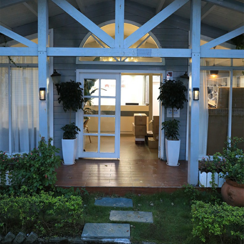 Sandsberg | SolarBurst – Außenwandleuchte mit Solarenergie