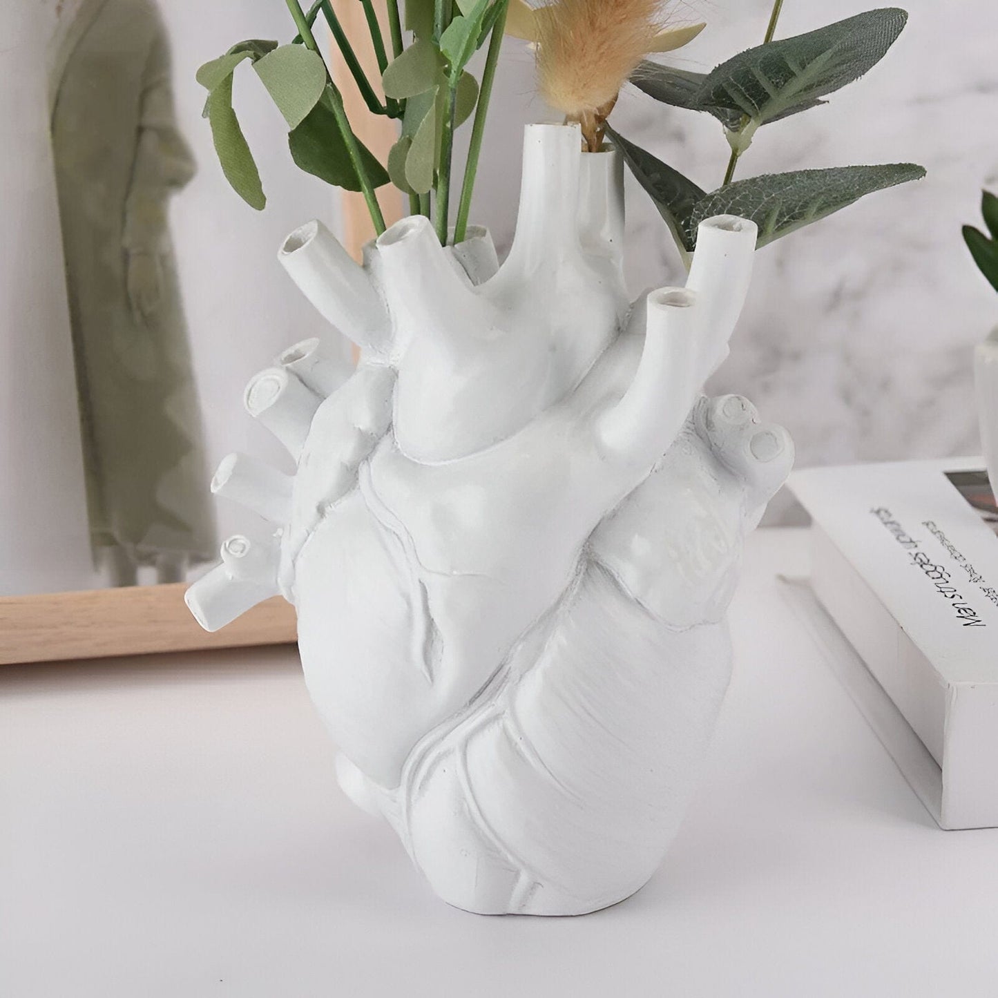 Herzförmige Harzblumenvase