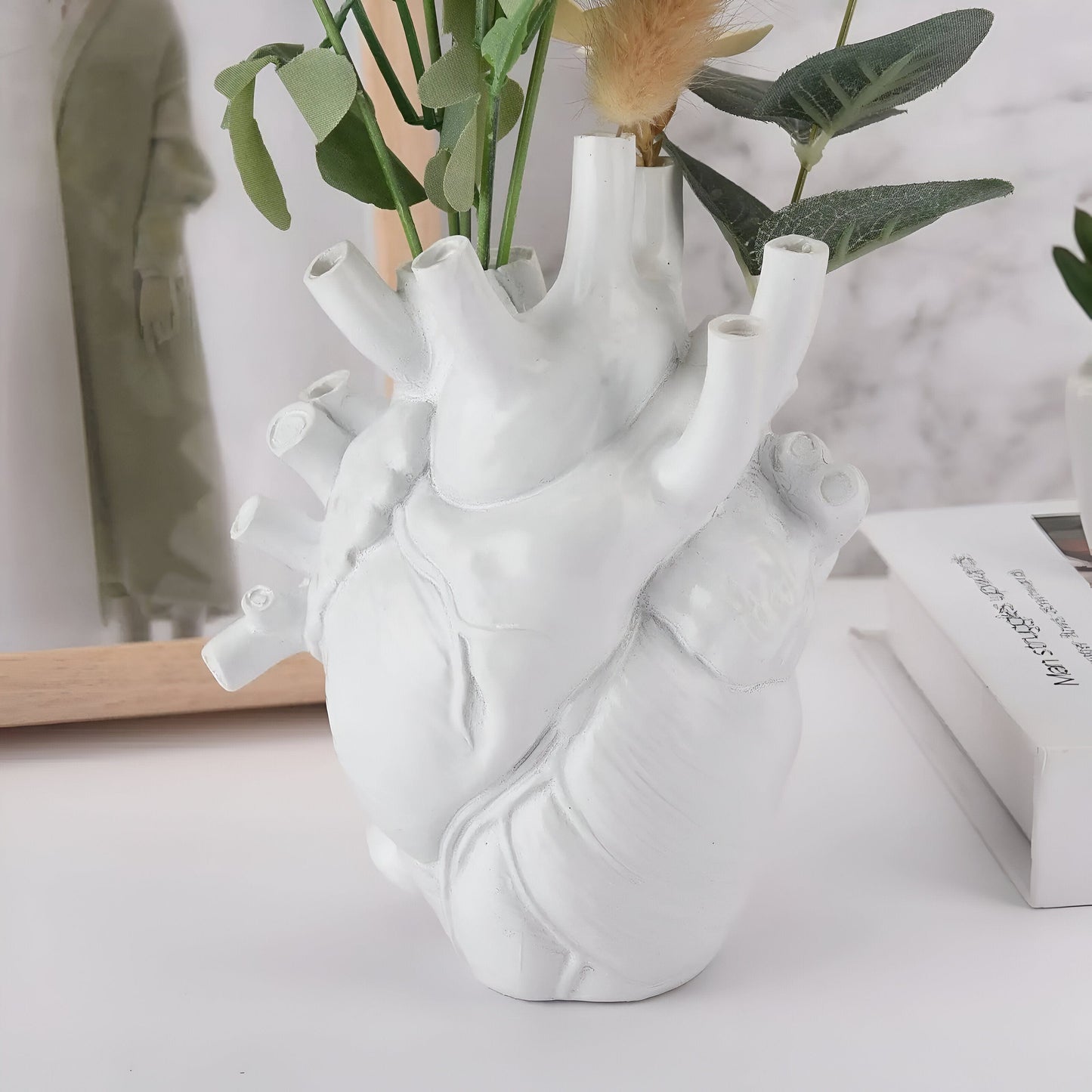 Herzförmige Harzblumenvase