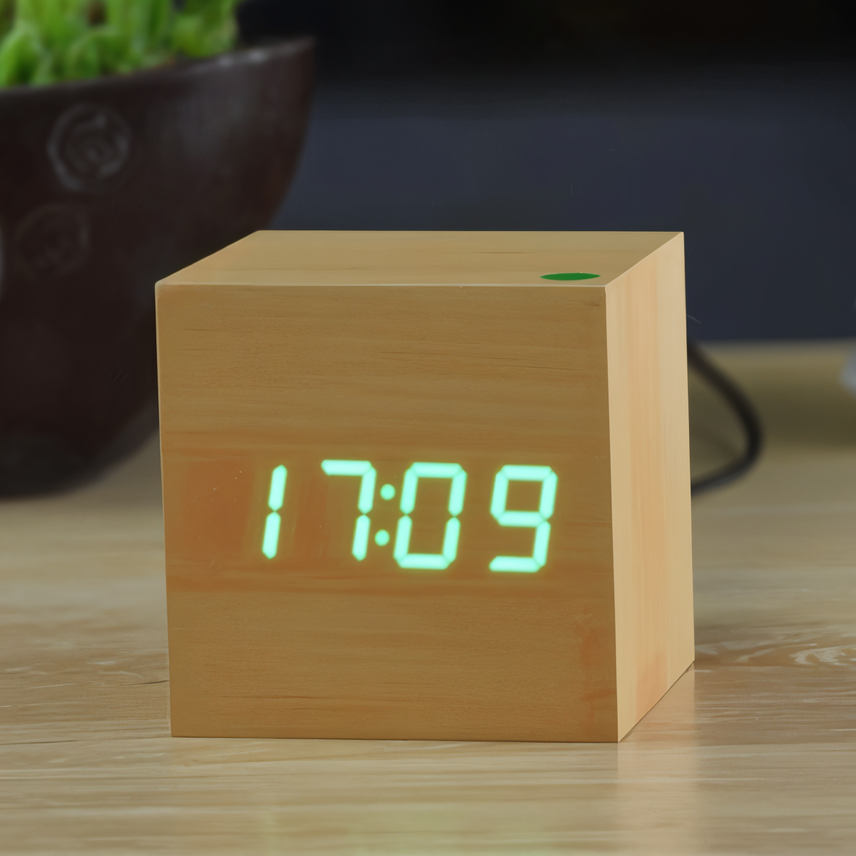 Sandsberg | Elegante digitale LED Holz Uhr